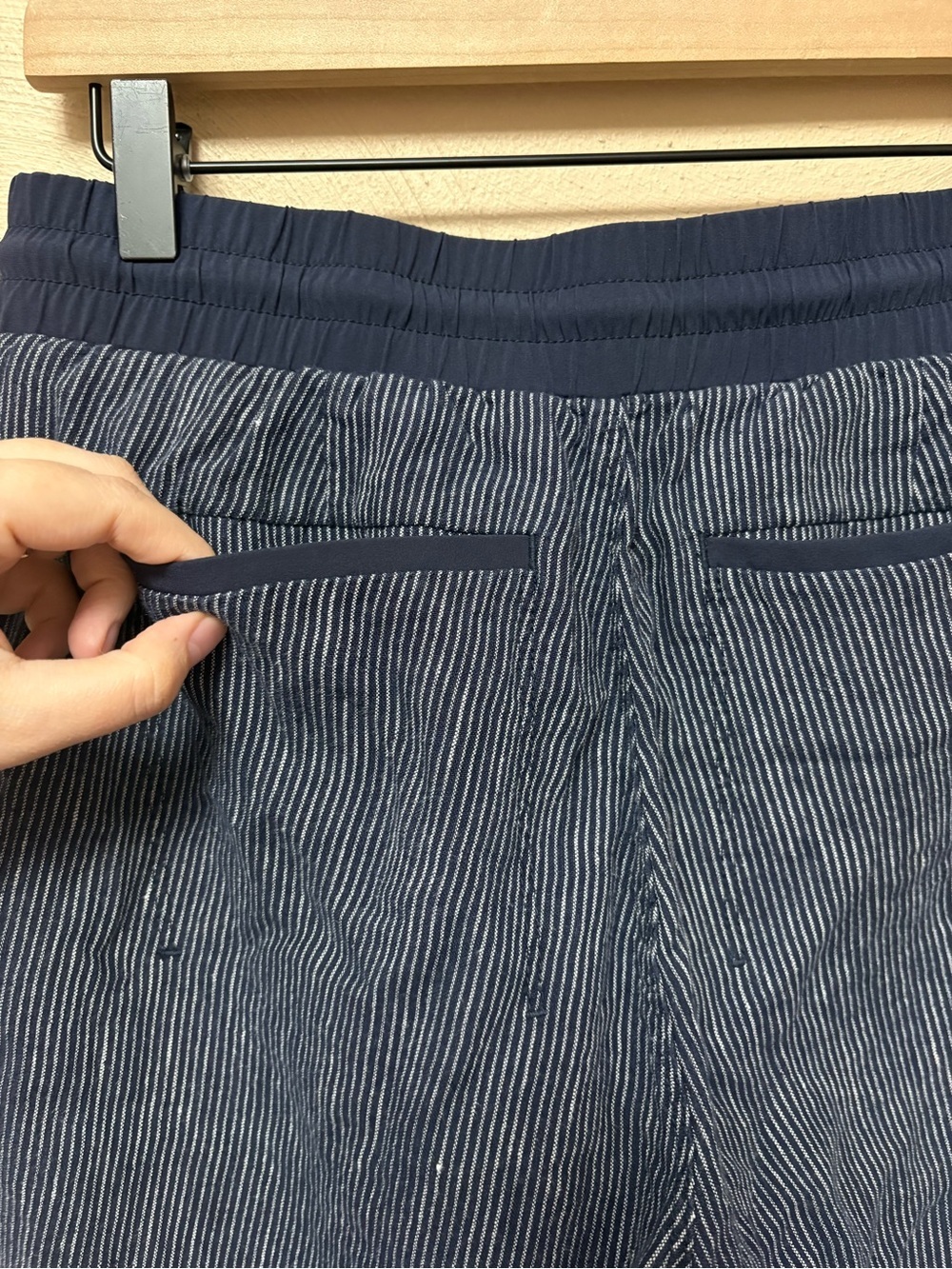 Athleta Stripe Bali Linen Ankle Pant Navy Blue White Size 10 Tall - Picture 11 of 13
